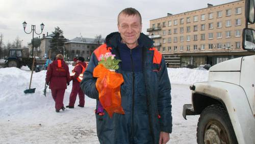 «У Флоры не найдётся столько красок, что передать могли бы чувства всех мужчин сегодня...»