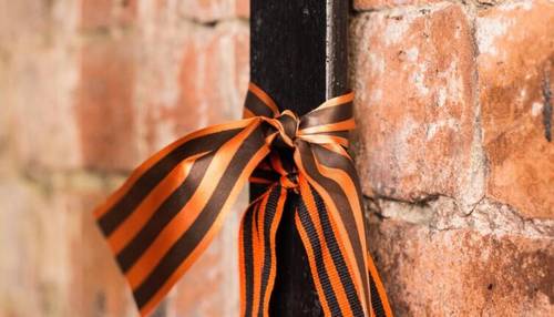 Чему посвящен монумент «Вагонетка» в Московском парке Победы?