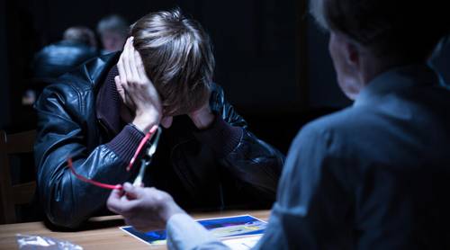 Что делать, если подозреваемого или обвиняемого заставили дать ложные показания в 2021 году?