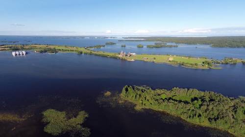 Онежское озеро и остров Кижи в Карелии
