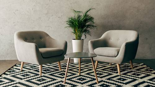 Сколько имён у журнального столика?