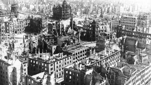 Разрушенный Дрезден. Фото из немецких архивов, 1945 г.