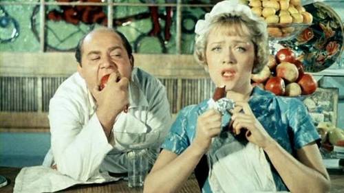 Кадр из фильма «Полосатый рейс»