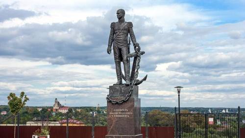 Памятник адмиралу Д. Н. Сенявину в Боровске