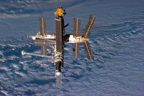 Фотография орбитальной станции «Мир» 24 сентября 1996 г.