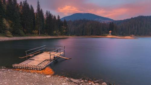 Закарпатье, озеро Синевир на закате