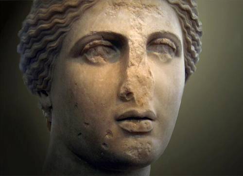 «Голова Афродиты» — копия скульптуры Праксителя. Национальный археологический музей (Афины)