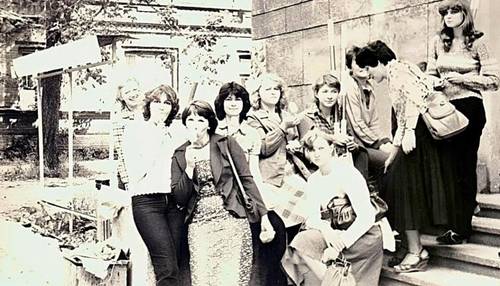 Июньское утро 1980 года. Сбор группы у второго учебного корпуса перед выездом на практику по инженерной геодезии