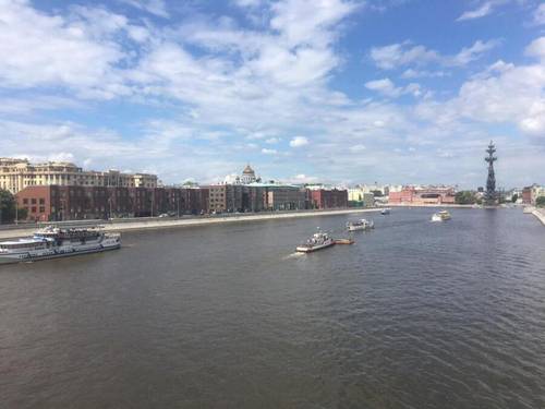 Москва с Крымского моста субботним днем