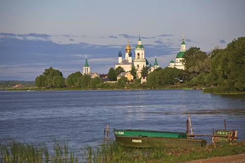 Озеро Неро. Вид на Спасо-Яковлевский монастырь