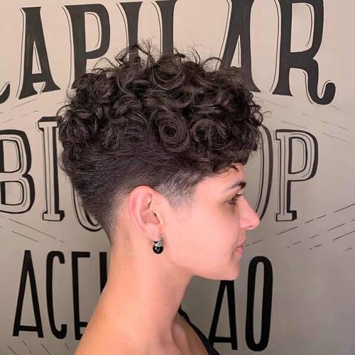 Capelli Ricci Oltre 50 li Ed Acconciature Per Il 19