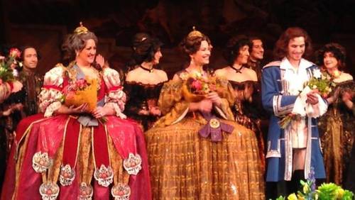 Сцена из спектакля