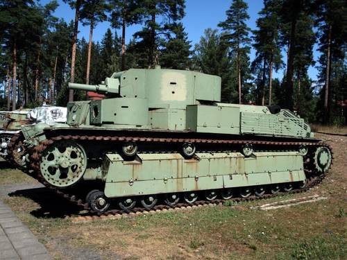 Танк Т-28Э в экспозиции танкового музея в г. Парола, Финляндия