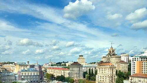 Киев, Крещатик. В центре фото - тот самый дом, в котором происходит действие