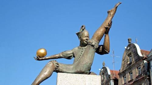 Памятник жонглёрам в Фюрте