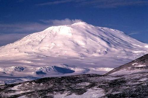 Вулкан Эребус в1972 г. на снимке USGS