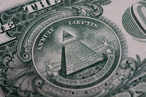 Что мы знаем об истории финансовых пирамид?