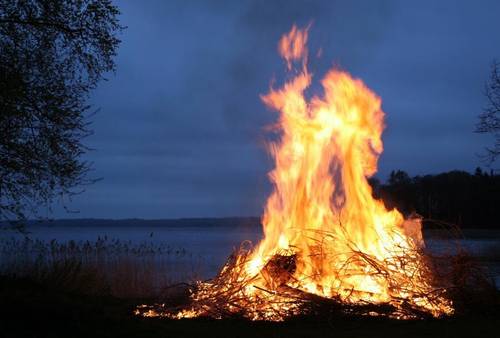 Как добывали огонь в древности?