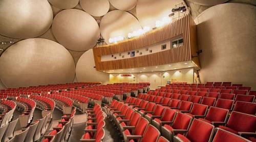 К просмотру допущены?