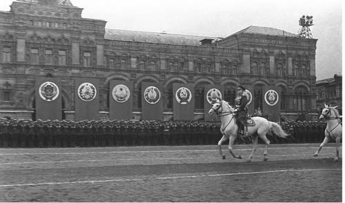 Маршал Жуков перед войсками на Параде Победы, 24.06.1945 г.