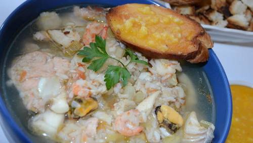 Сухарики с острым соусом Руи – идеальное, проверенное временем дополнение к густому вкусу рыбного супа