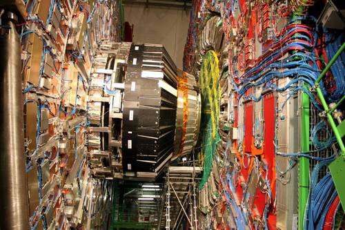 Детектор CMS в ЦЕРНе большого адронного коллайдера