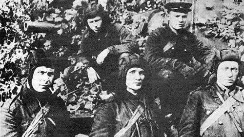 Экипаж КВ-1 З. Г. Колобанова, август 1941 г.