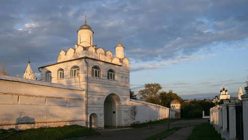 Благовещенская надвратная церковь Покровского монастыря, Суздаль, 1515 г.