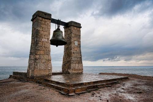 Колокол в Херсонесе, Крым