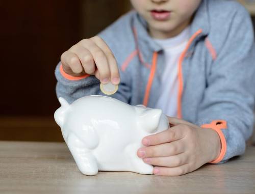Как научить ребёнка обращаться с деньгами?