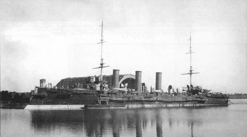 Бронепалубный крейсер Очаков, будуший Кагул, Генерал Корнилов, у достроечной стенки в Севастополе