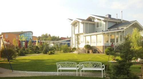 Как выбрать и уложить рулонный газон, чтобы не пожалеть через год