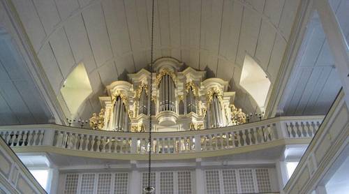 Орган на котором играл Бах в городе Арнштадте