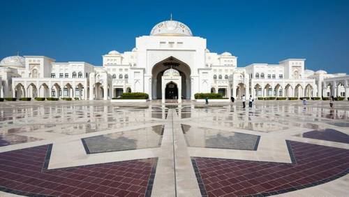 Какие достопримечательности Абу-Даби вызывают восхищение и изумление?