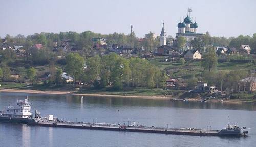 Вид на Воскресенский собор с Романовской стороны