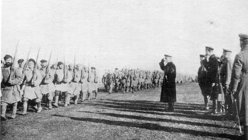 Колчак принимает парад. Близ Тобольска, сентябрь-октябрь 1919 г.