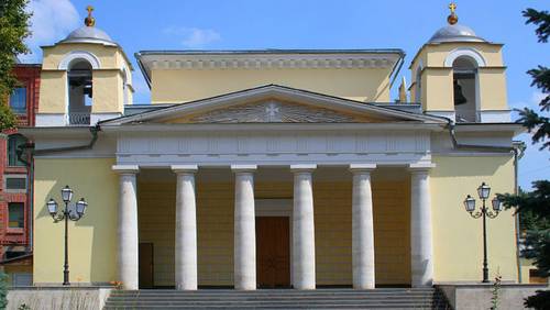 В Москве всего две католические церкви. Одна из них – Храм Святого Людовика Французского