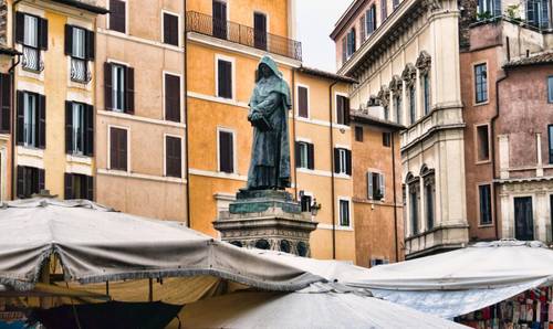 Статуя Джордано Бруно в Риме