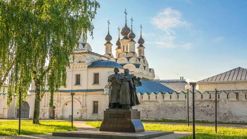 Площадь перед Благовещенским монастырем, город Муром