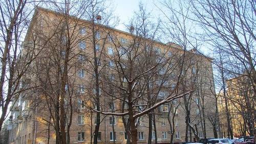Дом в Москве, на ул. Губкина, в котором жил писатель с 1962 г. до дня смерти