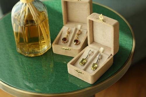 Дизайнерские золотые серьги – модные тенденции 2019 года!