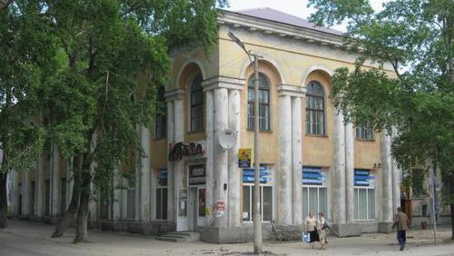 Здание на углу улиц Мира и Советской