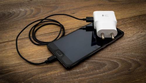 Можно ли зарядить мобильник... потряхиванием?