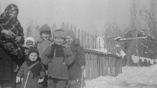 Фотограф С. О. Фридлянд, «Счастливые советские дети»