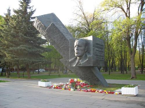 Памятник генералу Карбышеву<br />
в Москве, на бульваре Генерала Карбышева