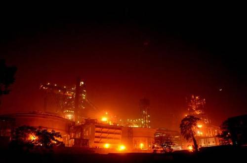 Tata Steel ночью