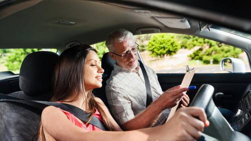 Как складываются дорожные отношения? Война полов за рулем авто