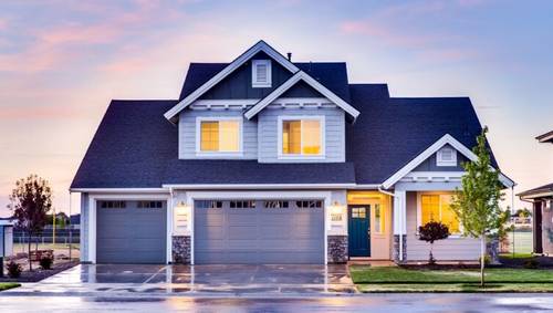 Как совместить строительство дома с работой?