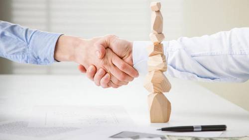 Государство возложило часть своих функций на нас - прежде чем работать с кем-то, нужно самому убедиться, что партнер чист перед законом