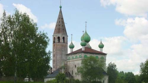 Воскресенская церковь 1705 г. в селе Вятское